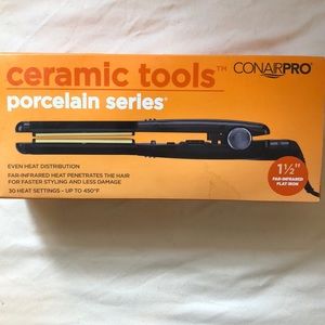 Conair Pro Ceramic Flat Iron • 1 1/2 Inch